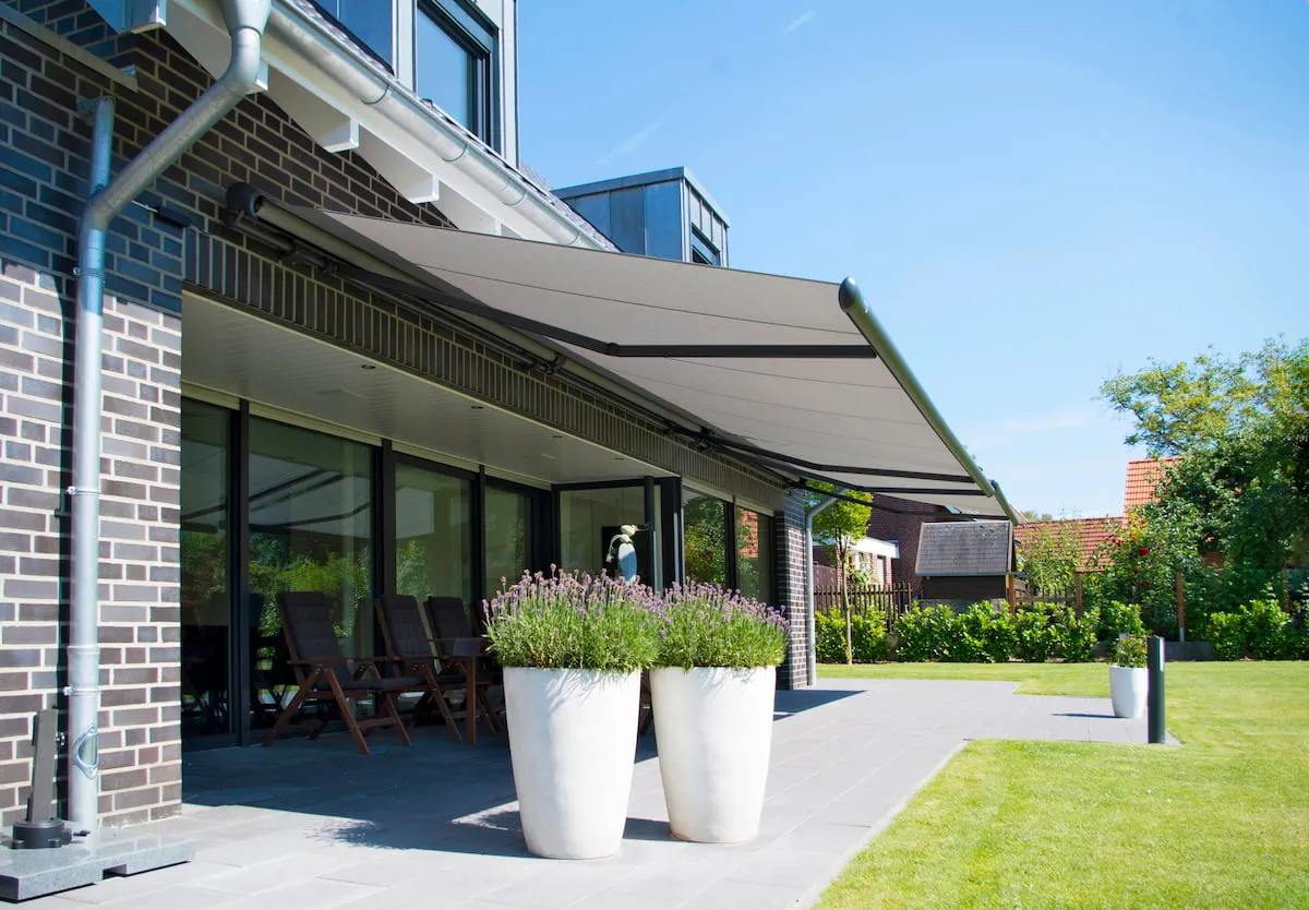 آشنایی با انواع سایبان برقی